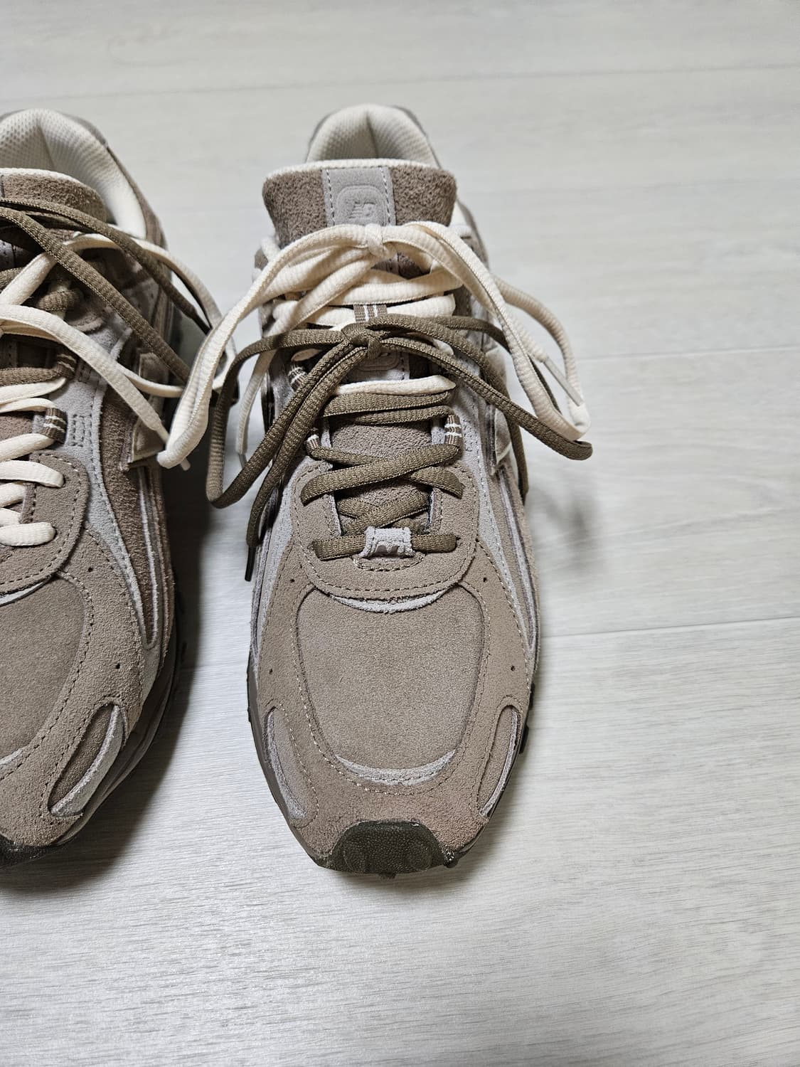 [275] 뉴발란스 204L 스웨이드 머쉬룸 애리드스톤 상품이미지4