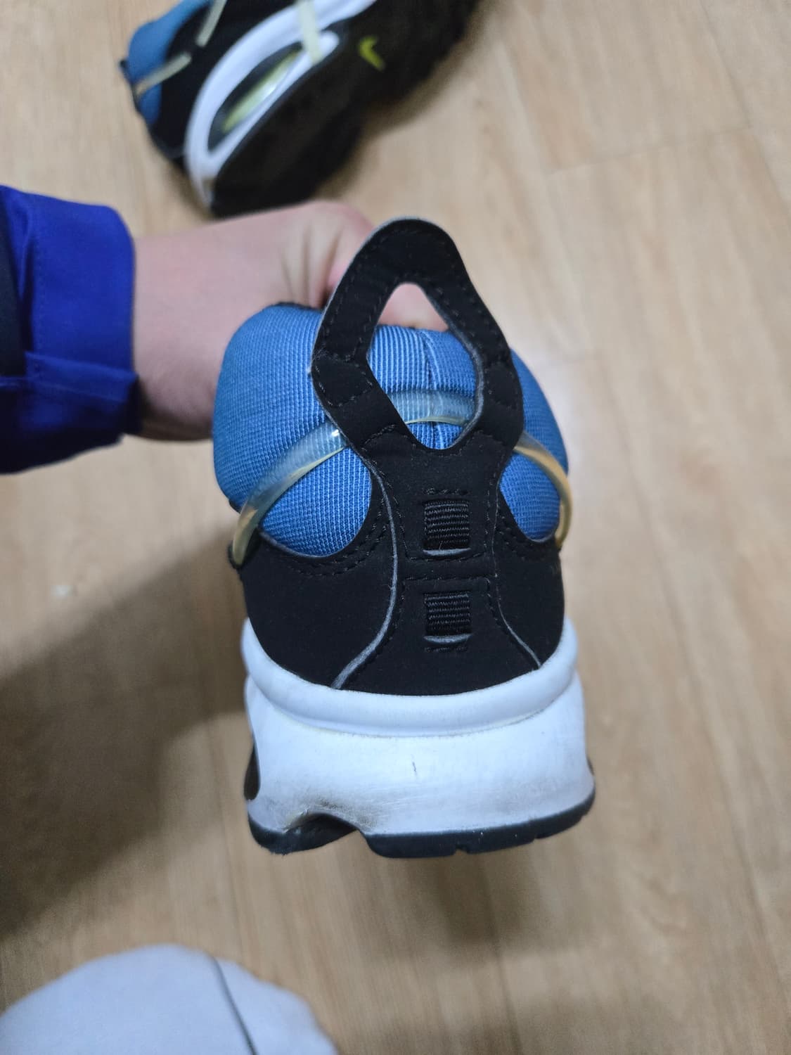 나이키 에어 쿠키니 레몬 베놈 275 상품이미지5