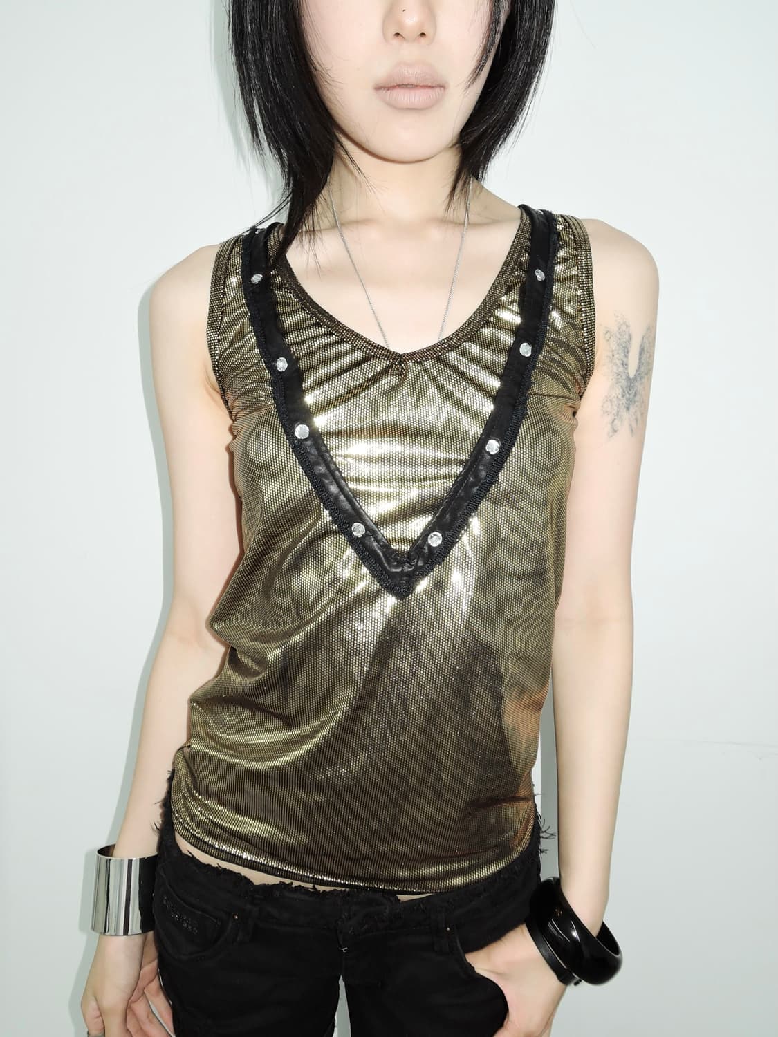 Cyber Glam Metallic Backless Top 상품이미지1