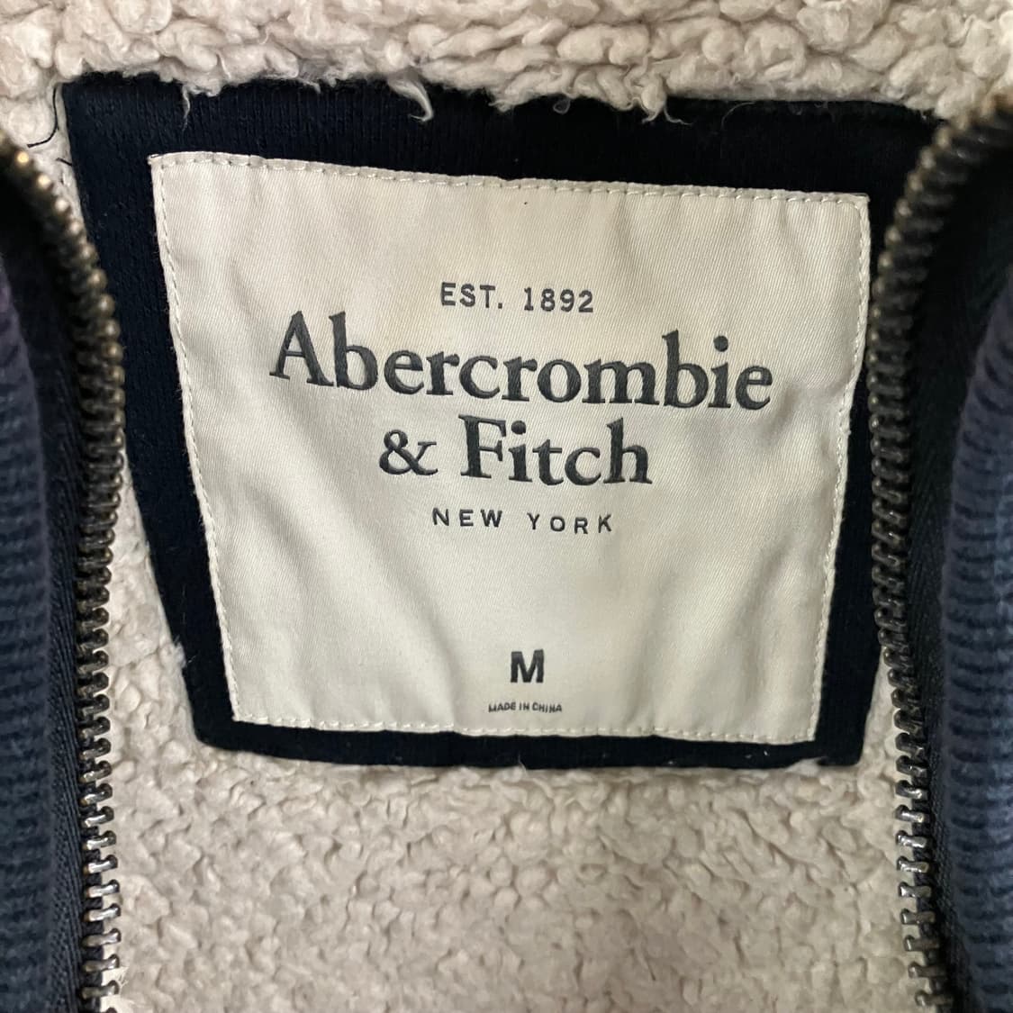 아베크롬비 네이비 울프죠 후드집업 M 상품이미지3