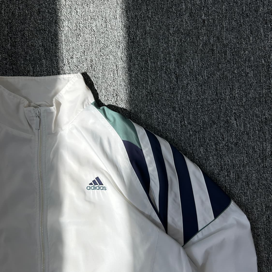 아디다스 00’s 올드스쿨 바람막이 상품이미지2