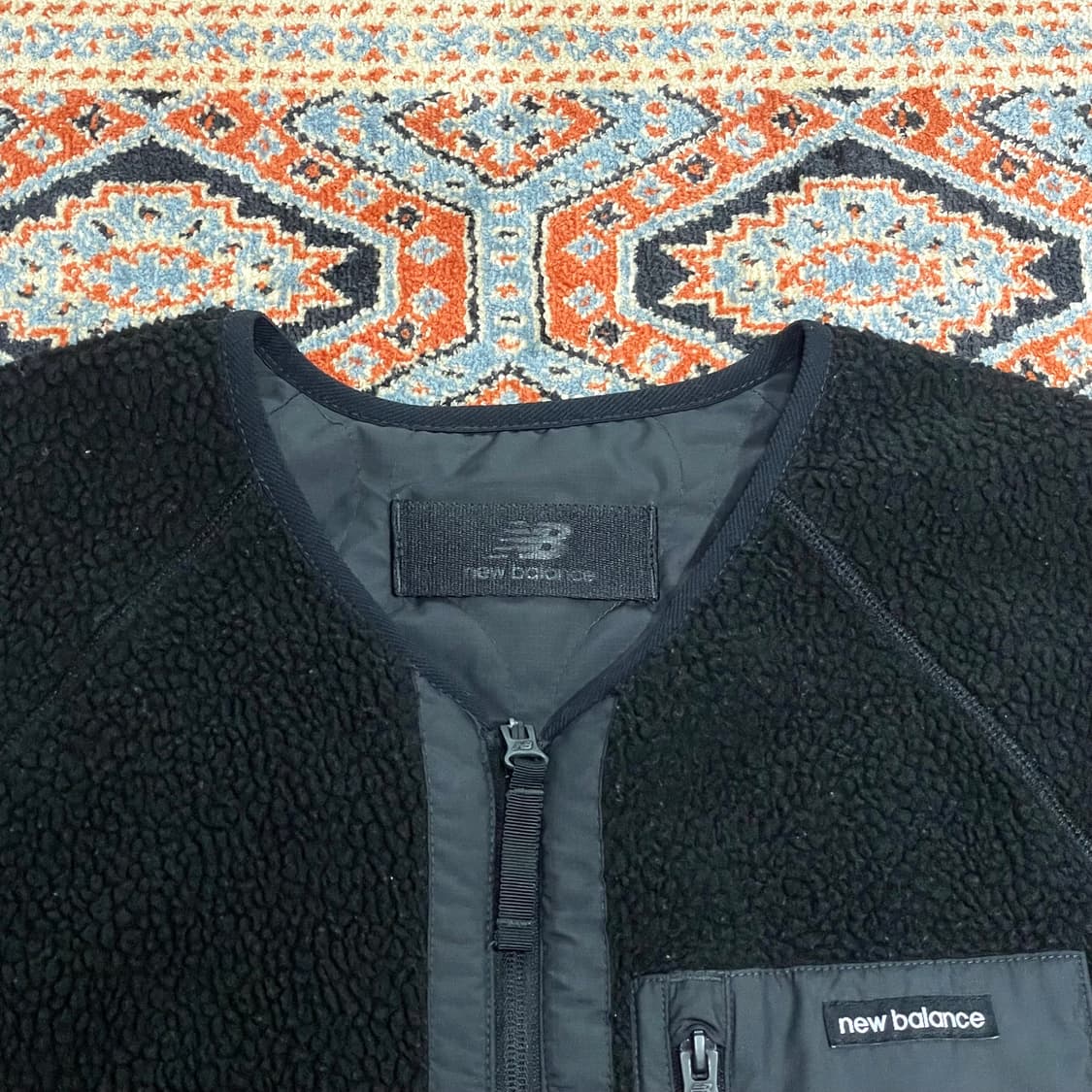 뉴발란스 블랙 노카라 양면 플리스 버튼 자켓 여성95 상품이미지3