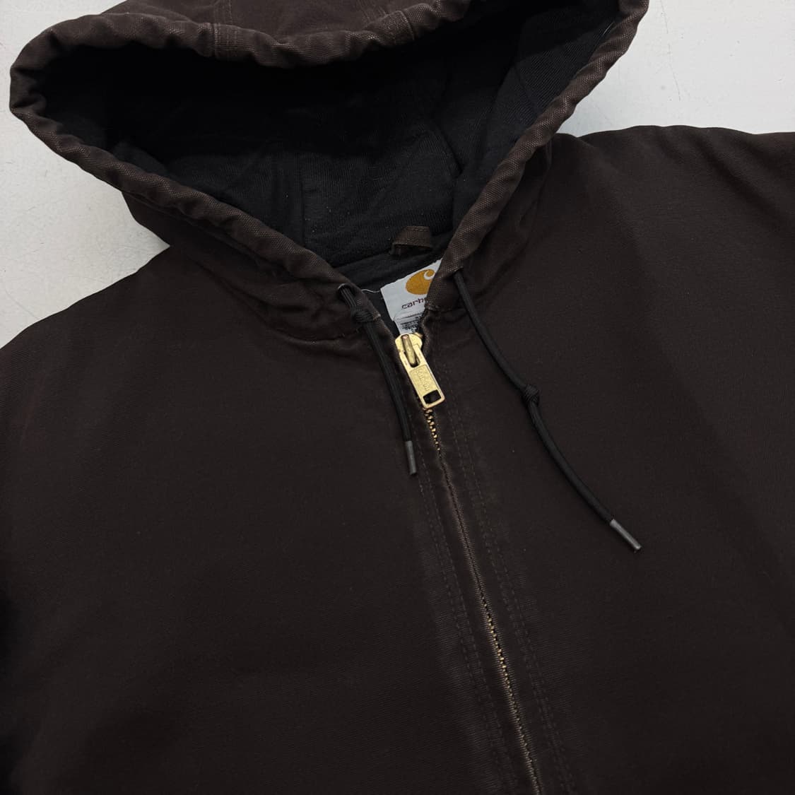 칼하트 OG J130 DKB 가죽패치 다크브라운 덕액티브 후드 워크자켓 상품이미지3