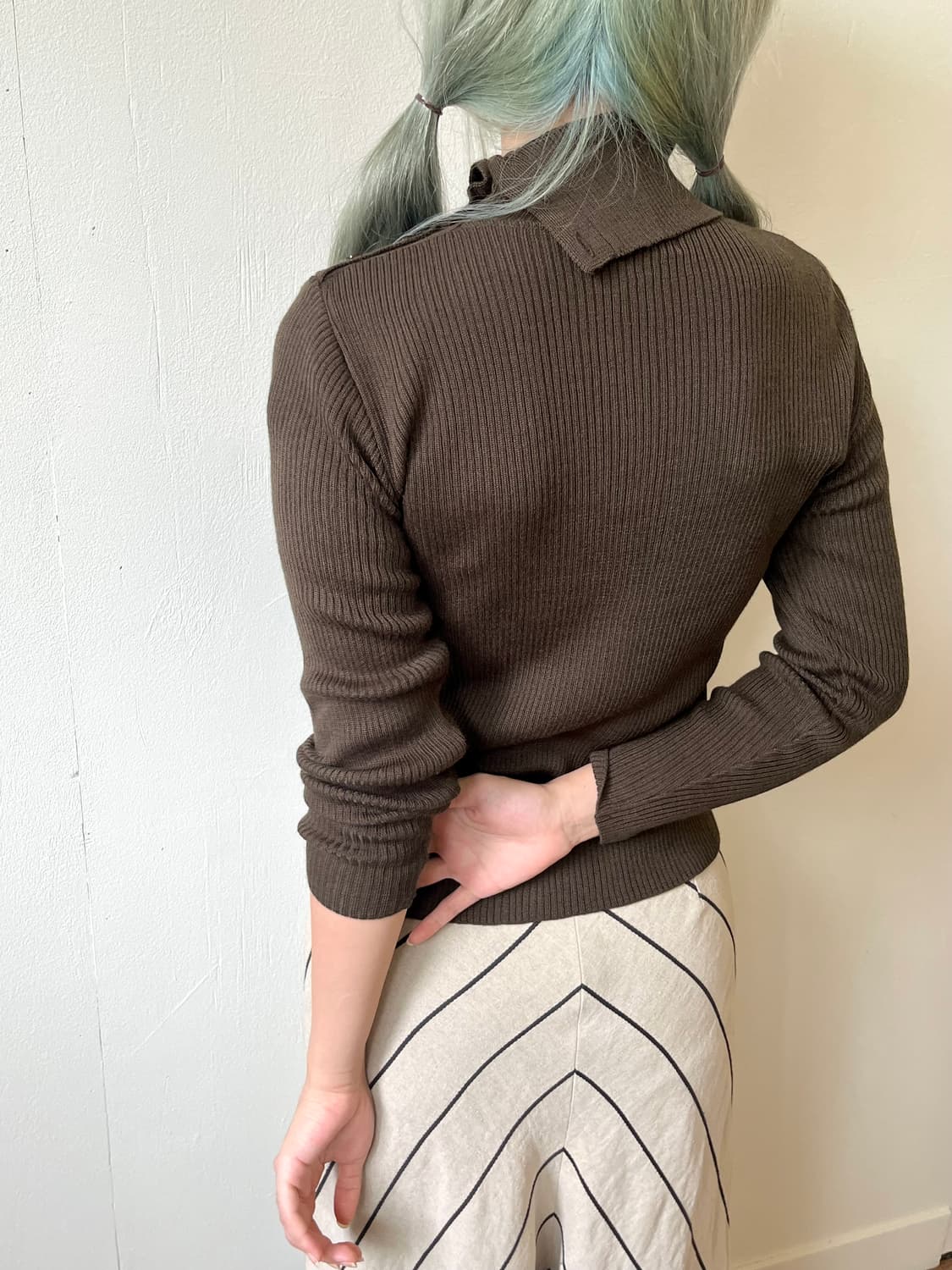 Anna pucci 오픈 숄더 터틀넥 상품이미지9