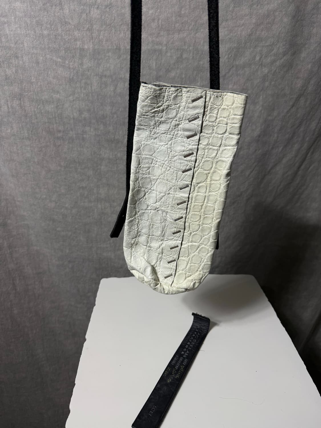 Isaac Sellam Ice Leather Cross Bag 상품이미지3