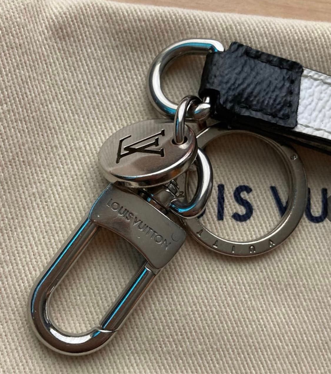 [정품] 루이비통 이클립스 레더 화이트 키링 풀구성품  상품이미지4