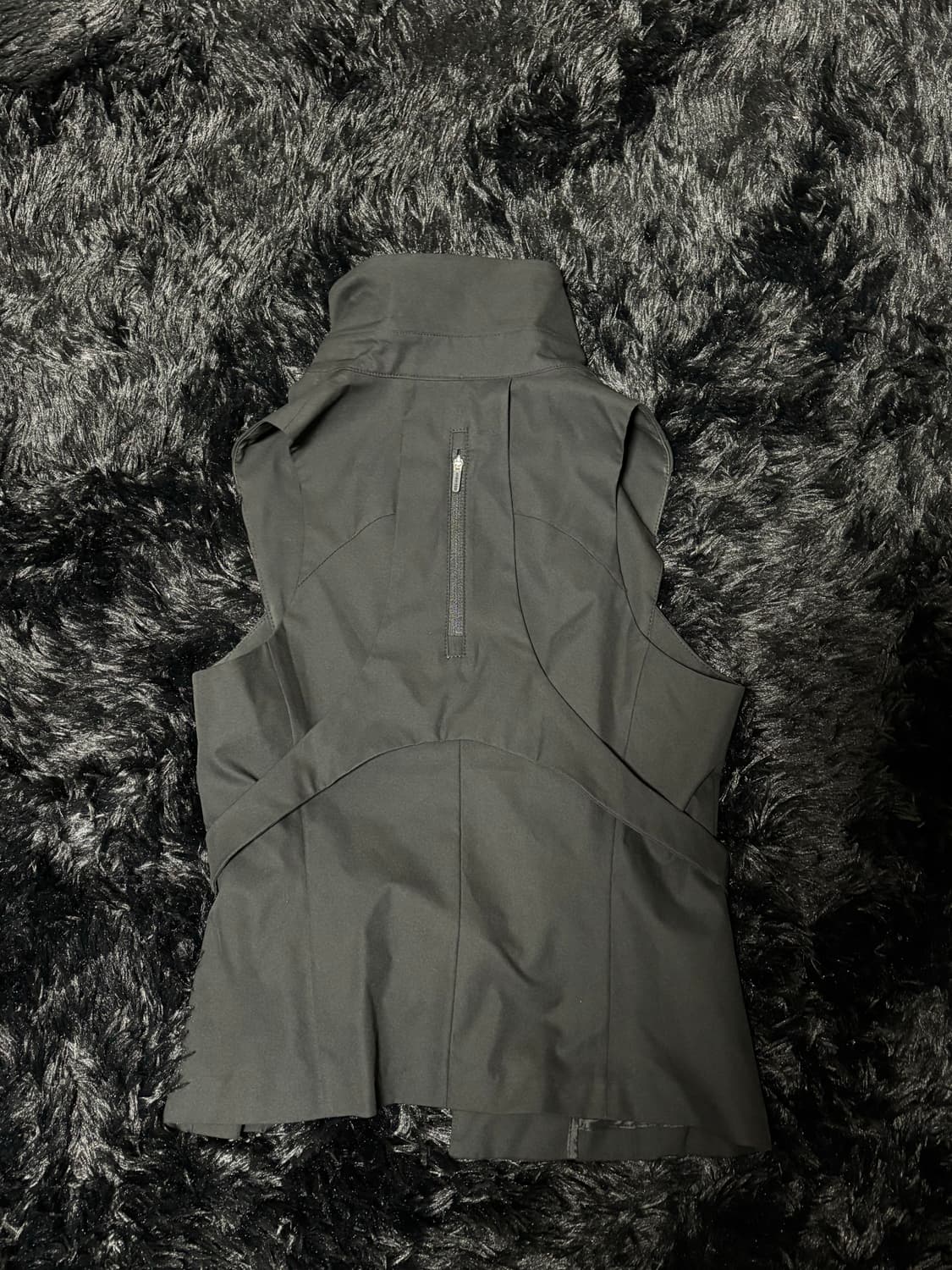 hyein seo 슬리브리스 셔츠 상품이미지2