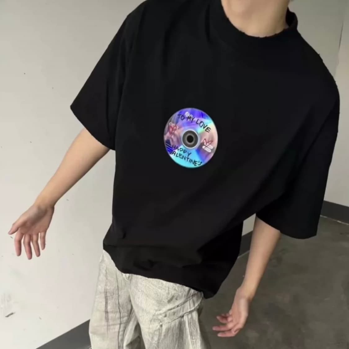 [M] 발렌시아가 24SS 발렌타인 투 마이 러브 CD 반팔 티셔츠 상품이미지6