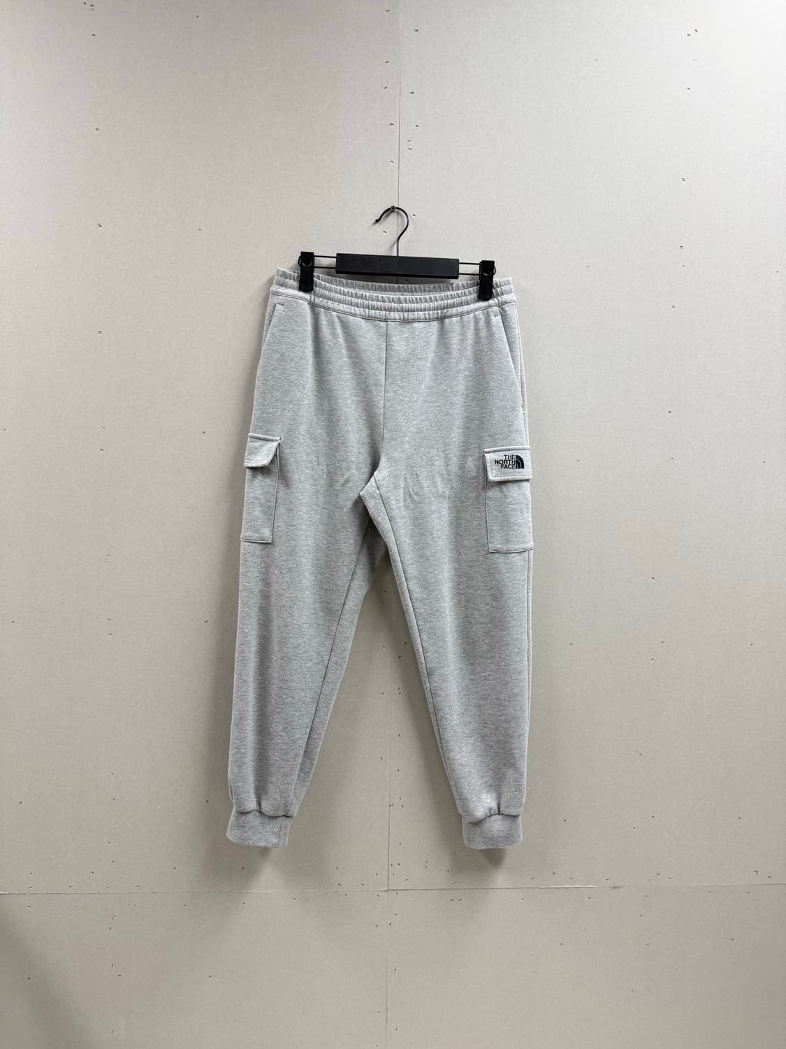 공용 75 / 노스페이스 스웻 카고 조거팬츠  트레이닝 그레이 상품이미지1