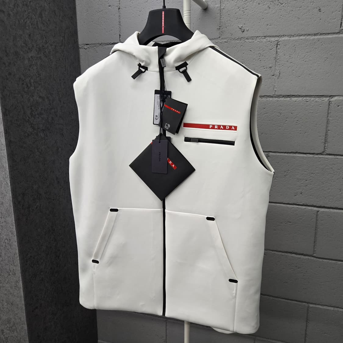 새상품 / 프라다 로고 테크니컬 후드 조끼 자켓 오버핏M 상품이미지1