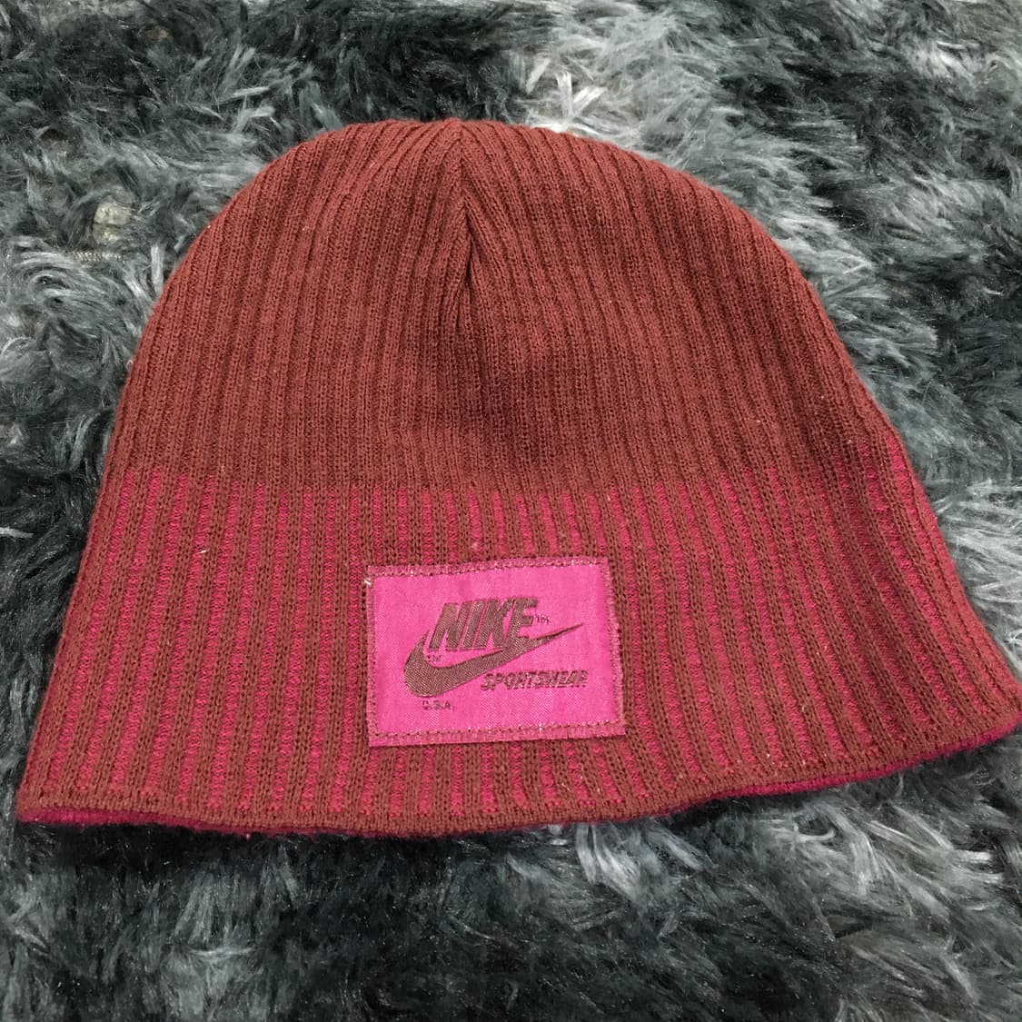 투티/0373 NIKE 나이키 레드 핑크 와인 비니 리버시블 패치 로고 상품이미지3