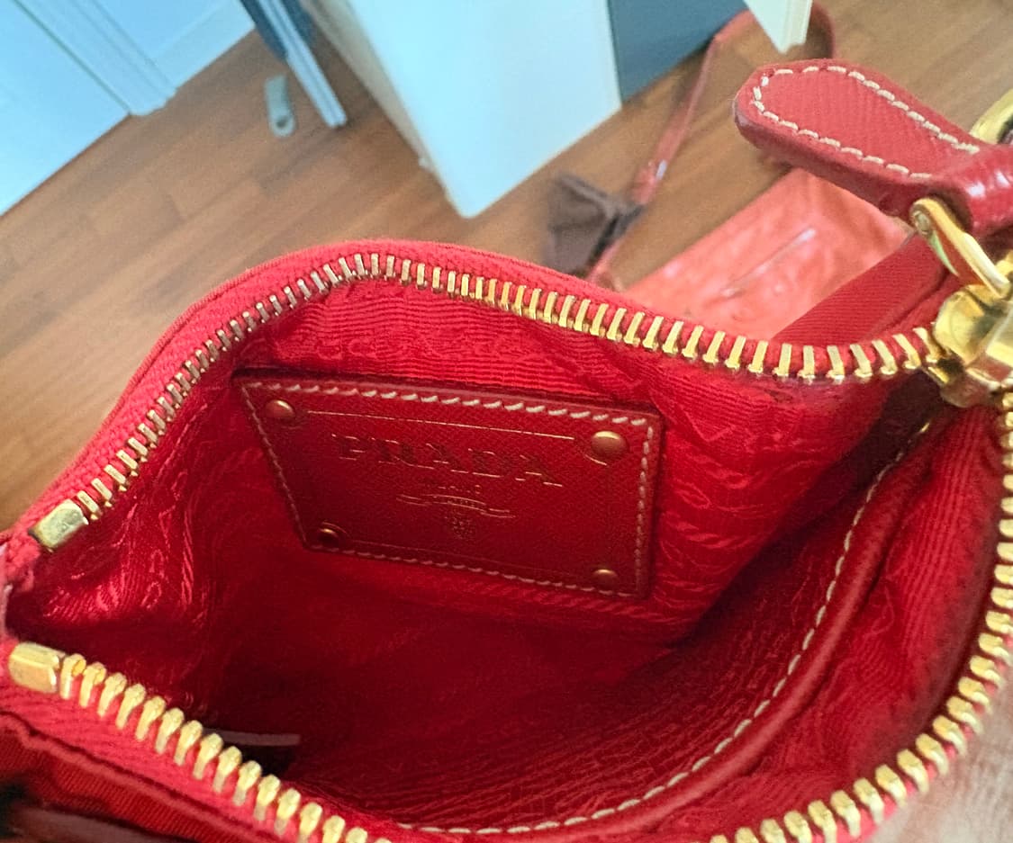 프라다 지갑 크로스백 팝니다. 상품이미지5