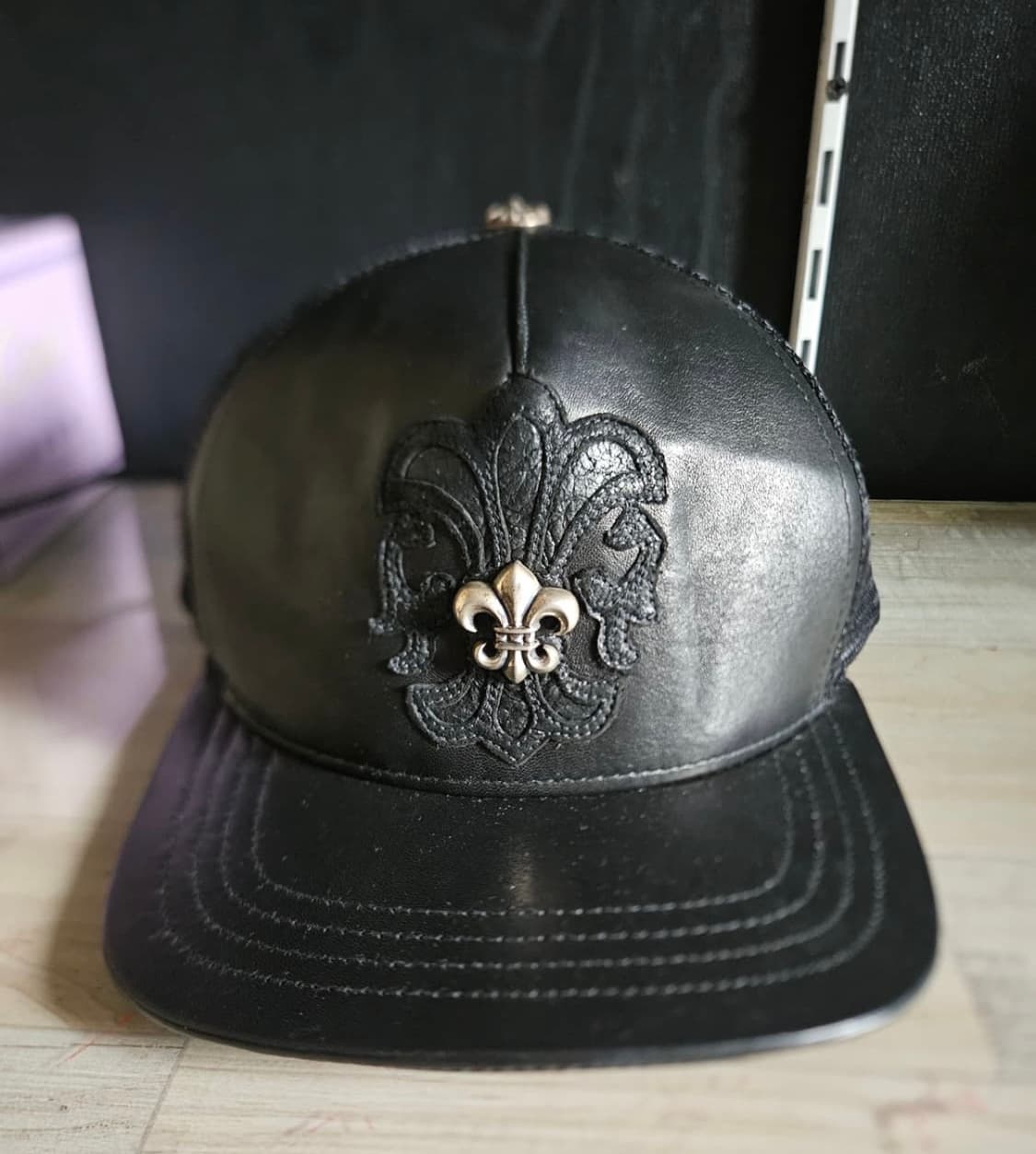 크롬하츠 플레어 참 레더 트러커 햇 상품이미지3