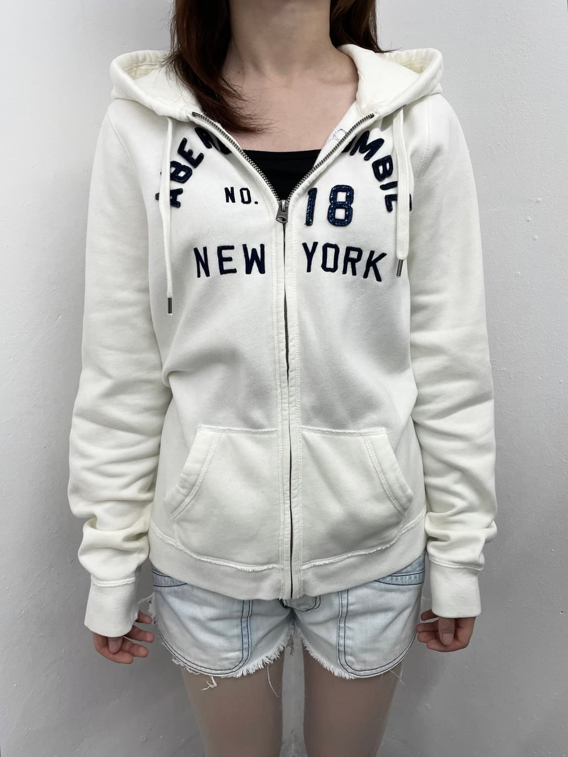 아베크롬비 화이트 로고 후드집업 상품이미지2