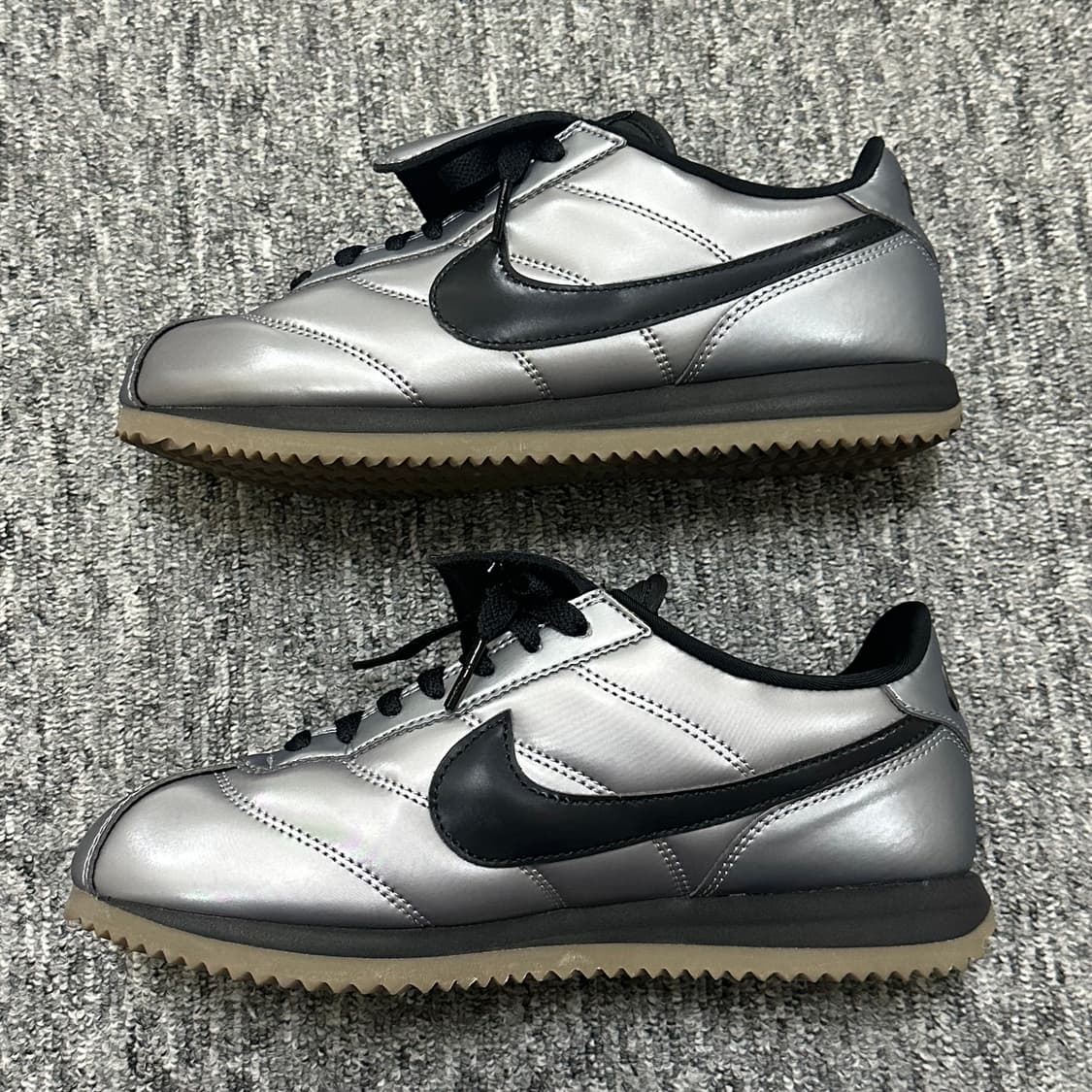 나이키 코르테즈 실버 운동화 레더 SE 메탈릭 쿨 그레이 블랙 235 상품이미지4