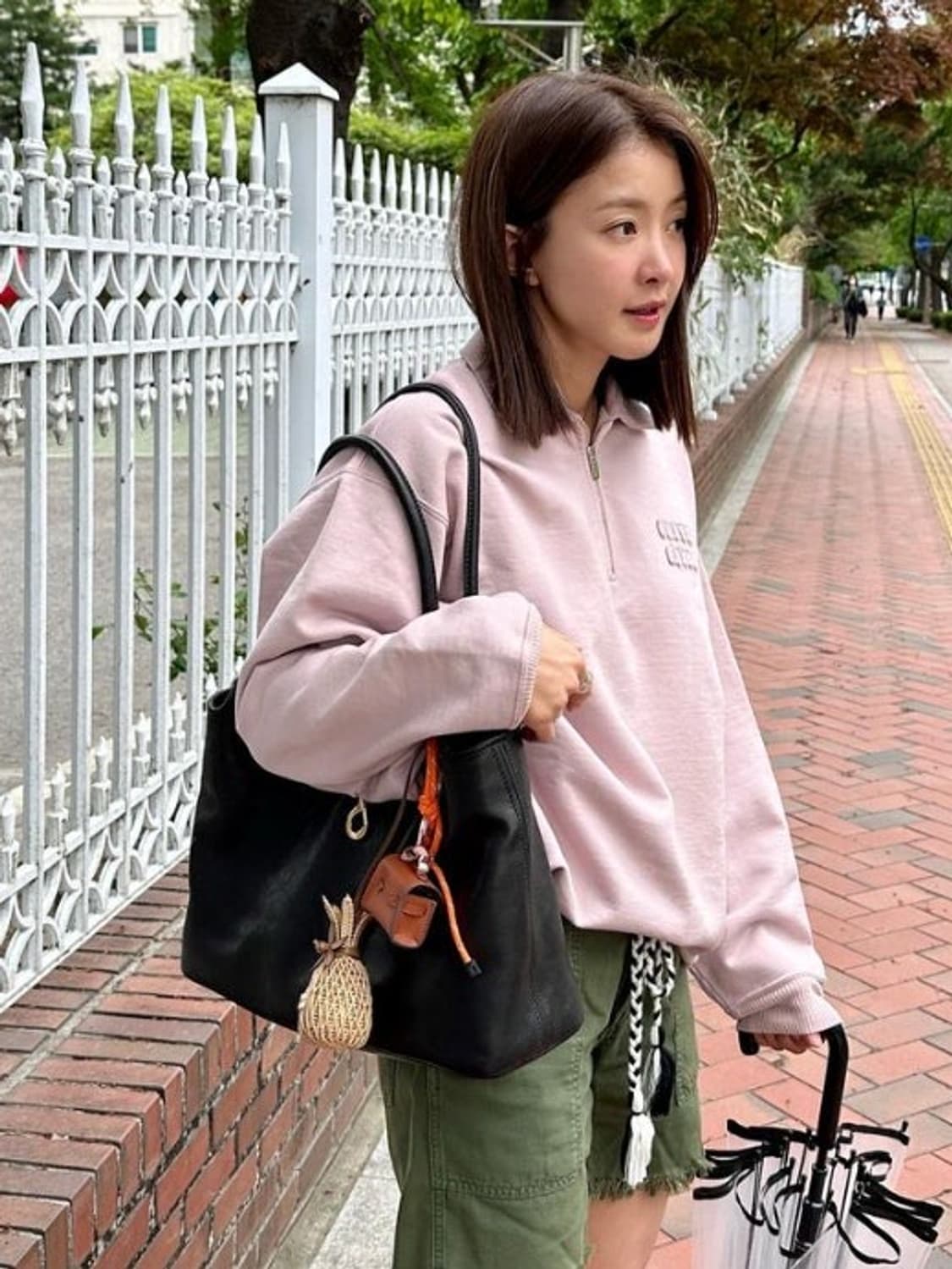 미우미우 아방뛰르 나파 가죽 백 브라운 상품이미지5