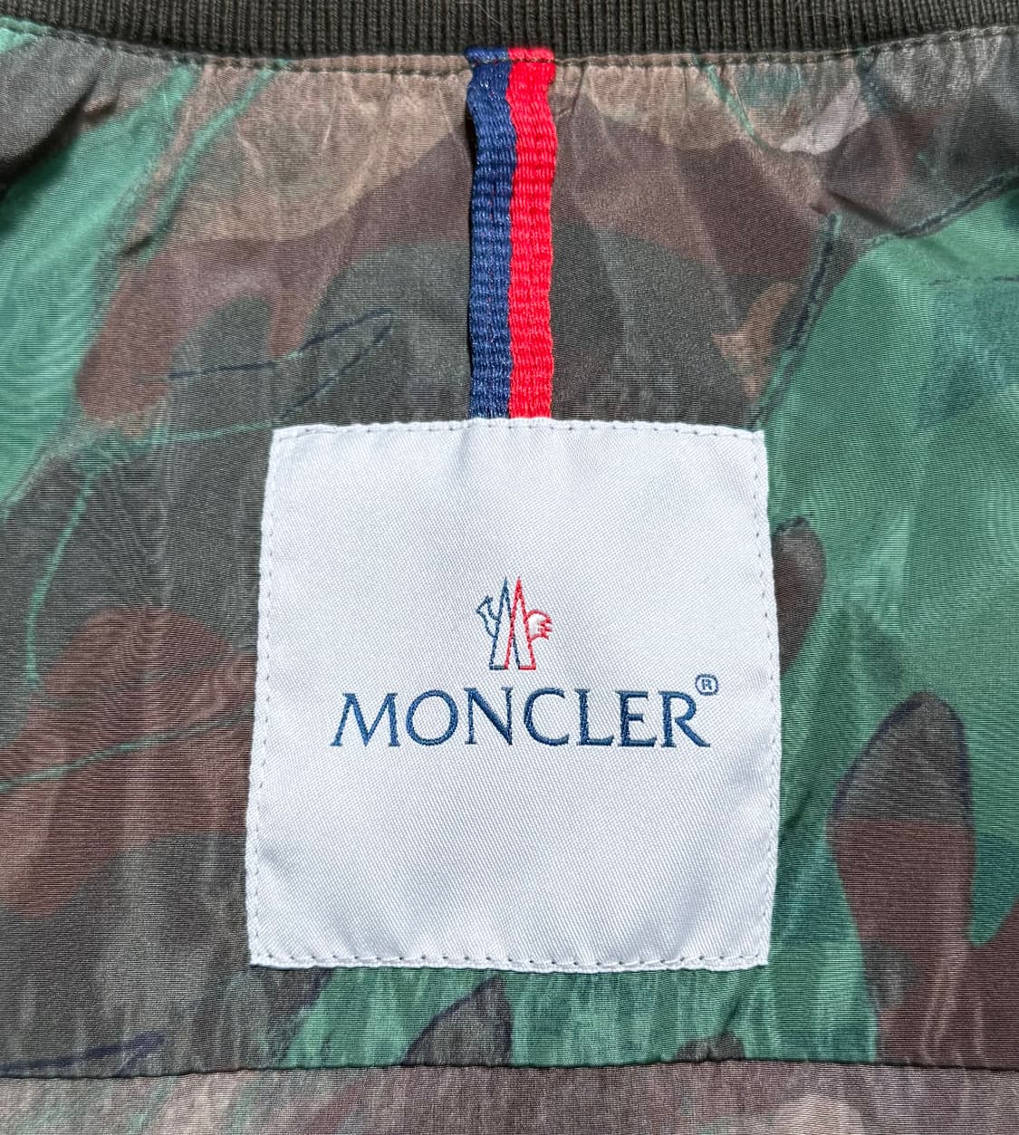 몽클레어 나스 패커블 카모플라쥬 윈드브레이커 자켓 상품이미지6