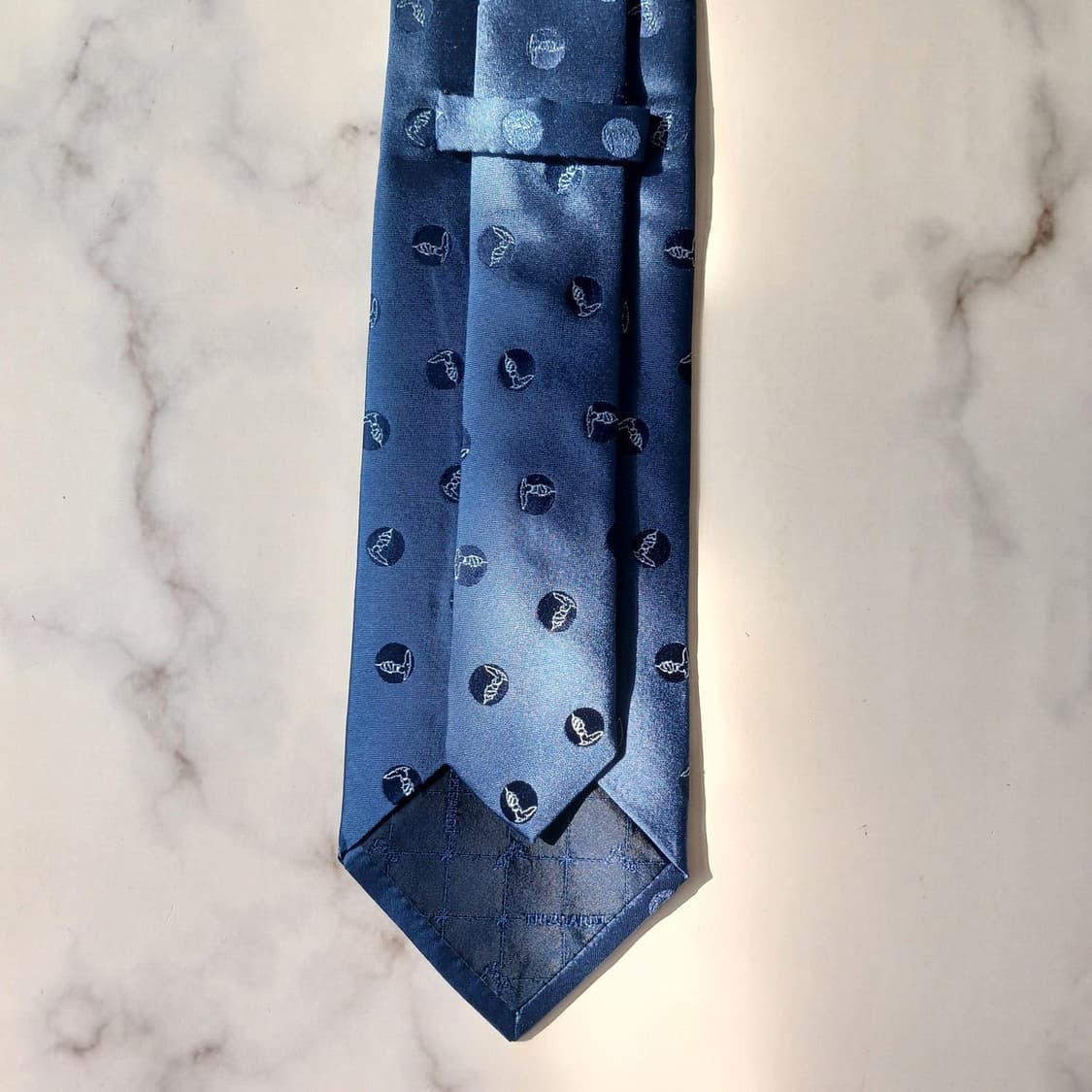 트루사르디 실크 블루 로고 패턴 넥타이 9cm A+등급 E818
 상품이미지8