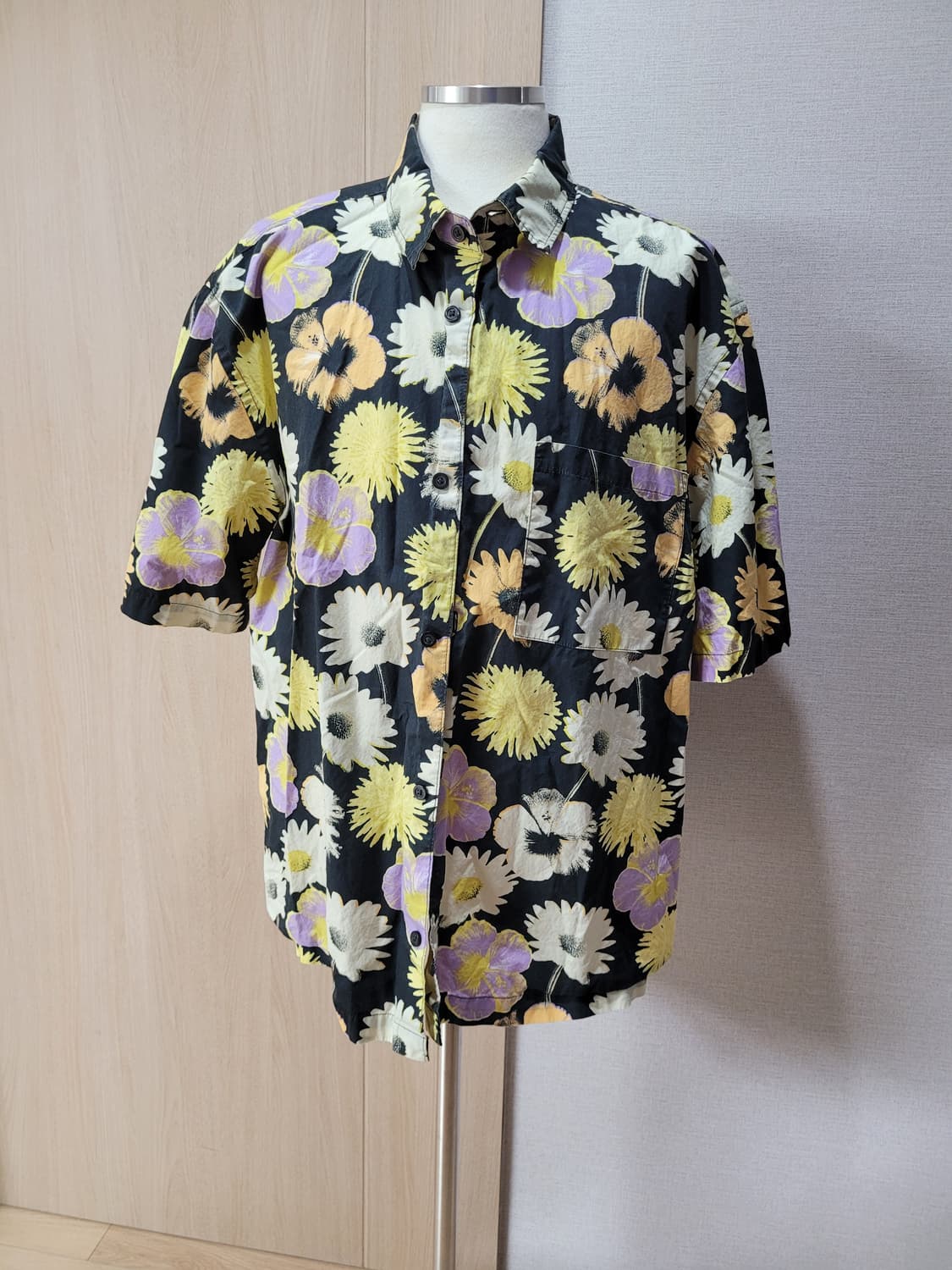 에이치엔엠 H&M 남자 블라워패턴 반팔 셔츠 130 블랙 상품이미지1