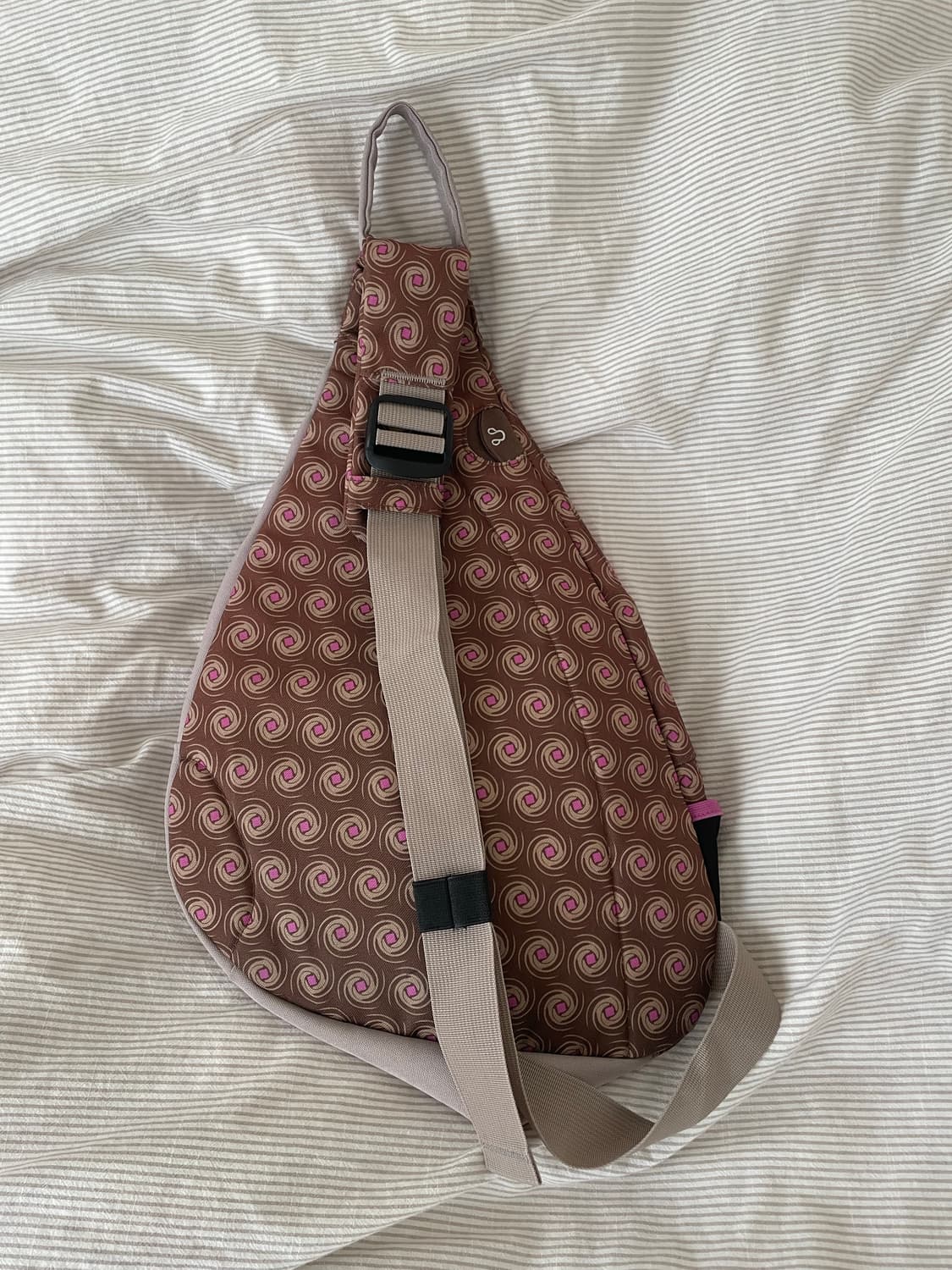 Jansport 슬링백 상품이미지2