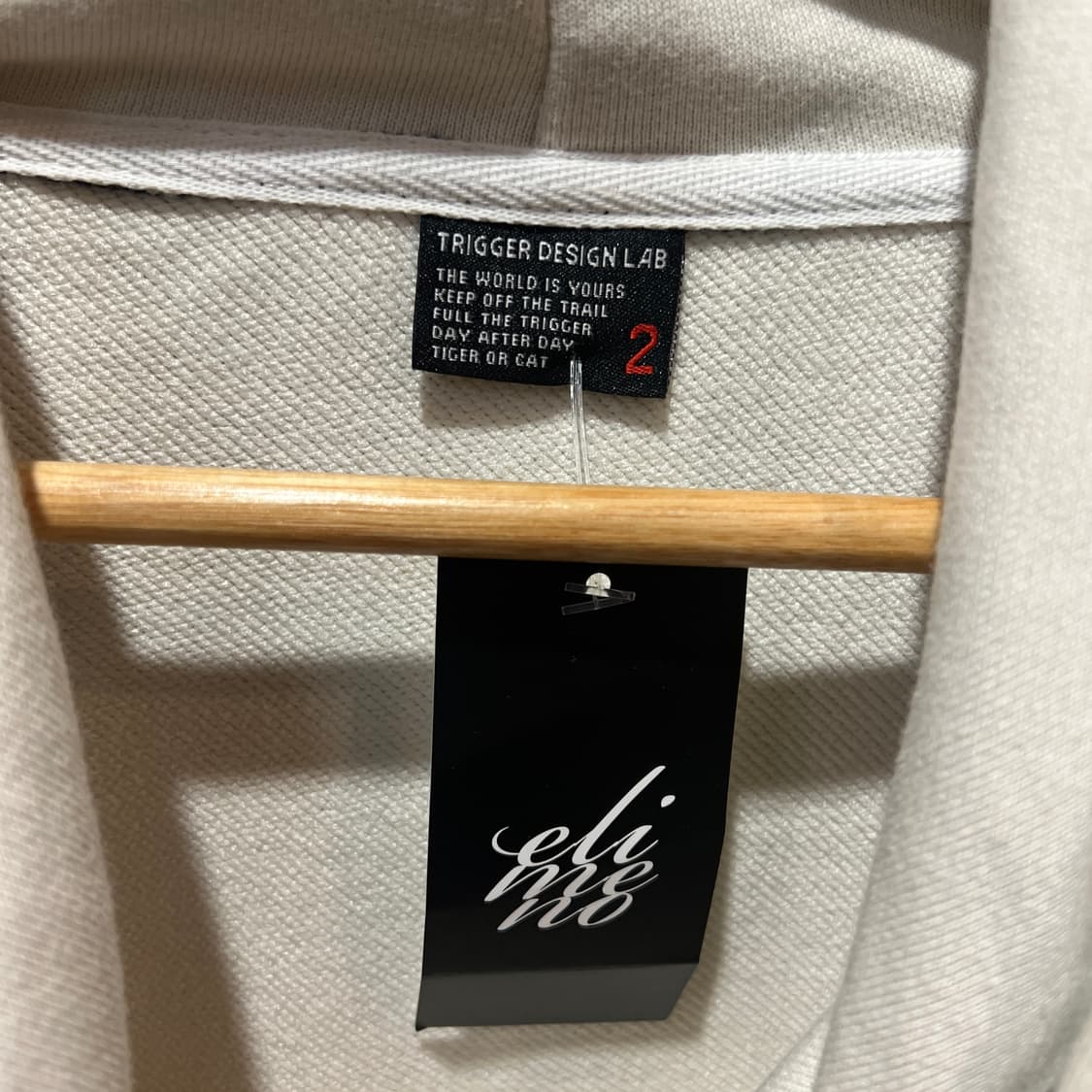 배색 포인크 프린팅 후드티 상품이미지4