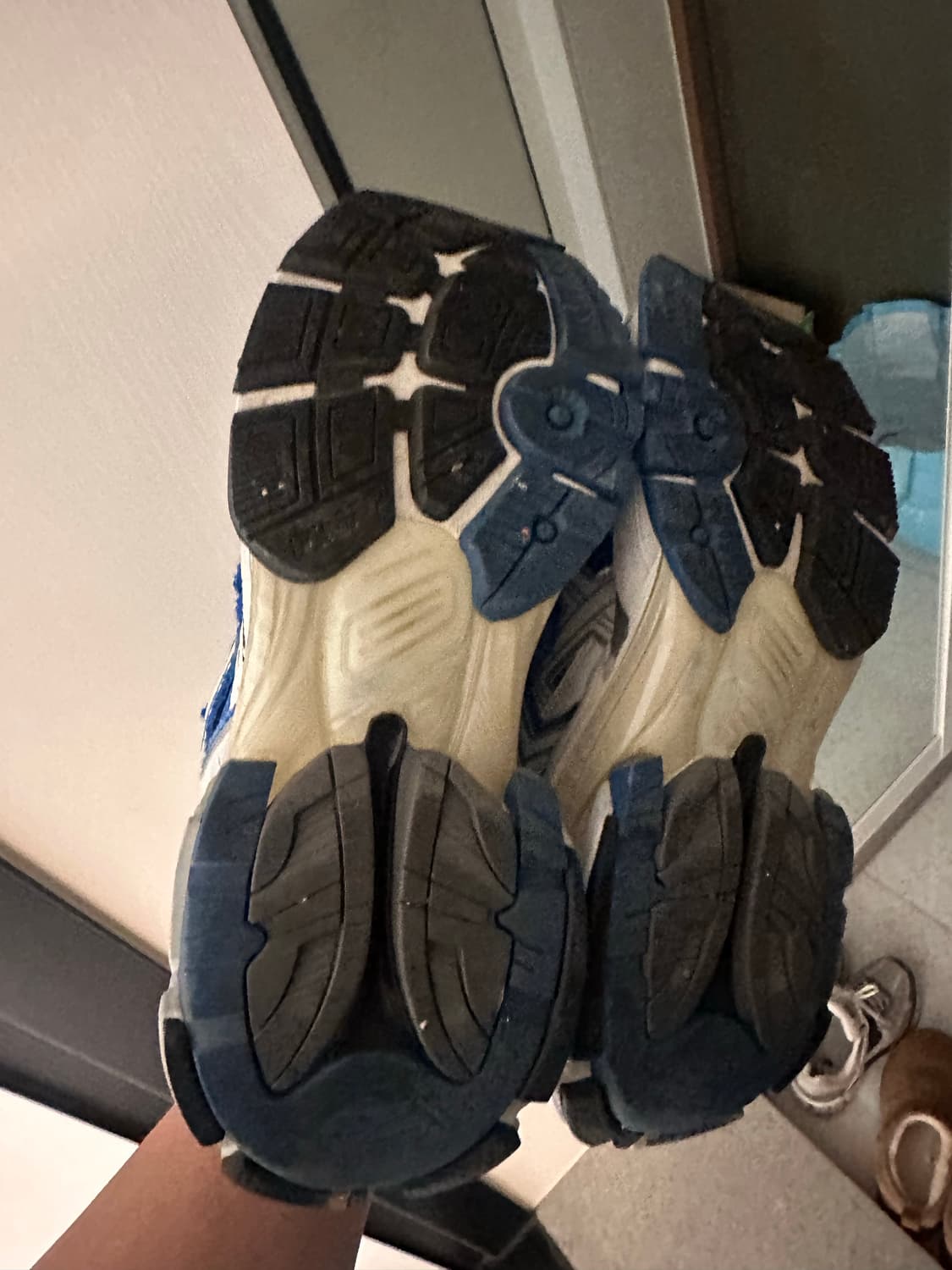 발렌시아가 뉴러너 블루 42사이즈 판매 상품이미지4