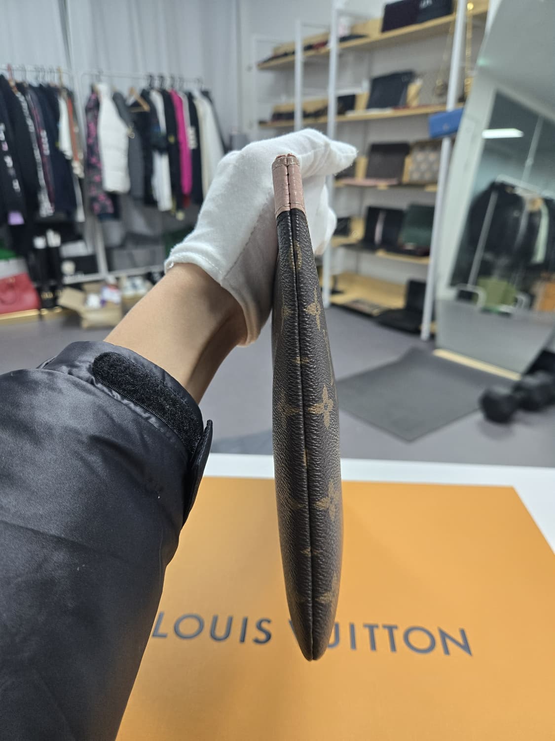 [A급컨디션]루이비통 데일리 파우치백 상품이미지3