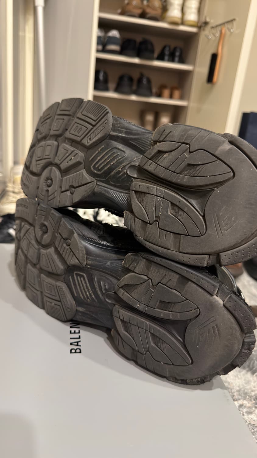 발렌시아가 뉴러너 블랙 43 상품이미지4