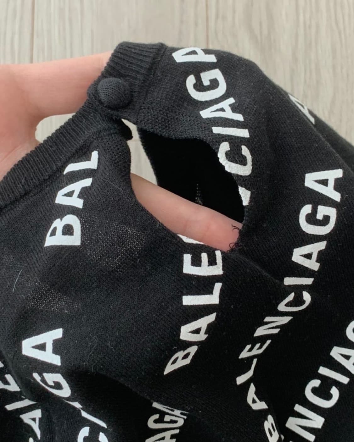 Balenciaga Allover Logo Crop Sweater (M) 상품이미지4