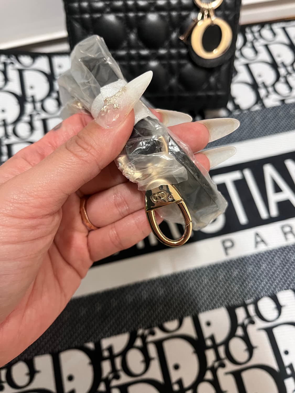 디올 레이디백 미니 사이즈 금장  상품이미지3