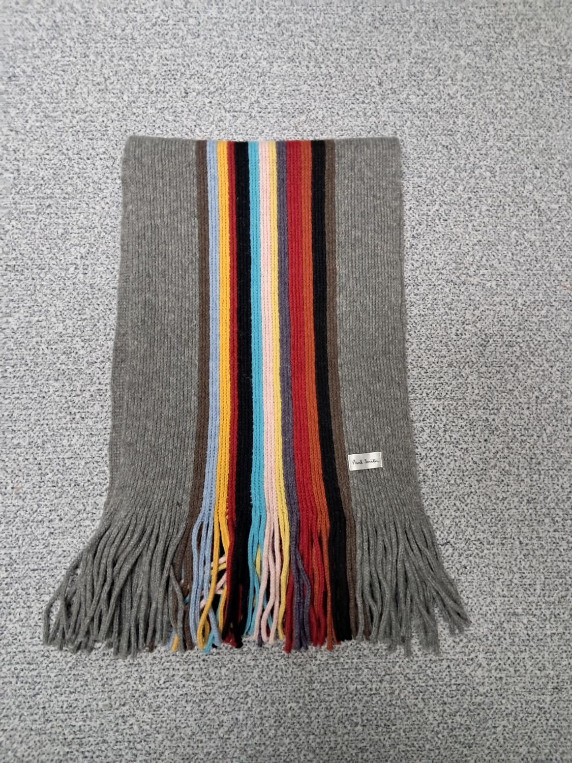 폴스미스 그레이 색상 머플러 상품이미지1