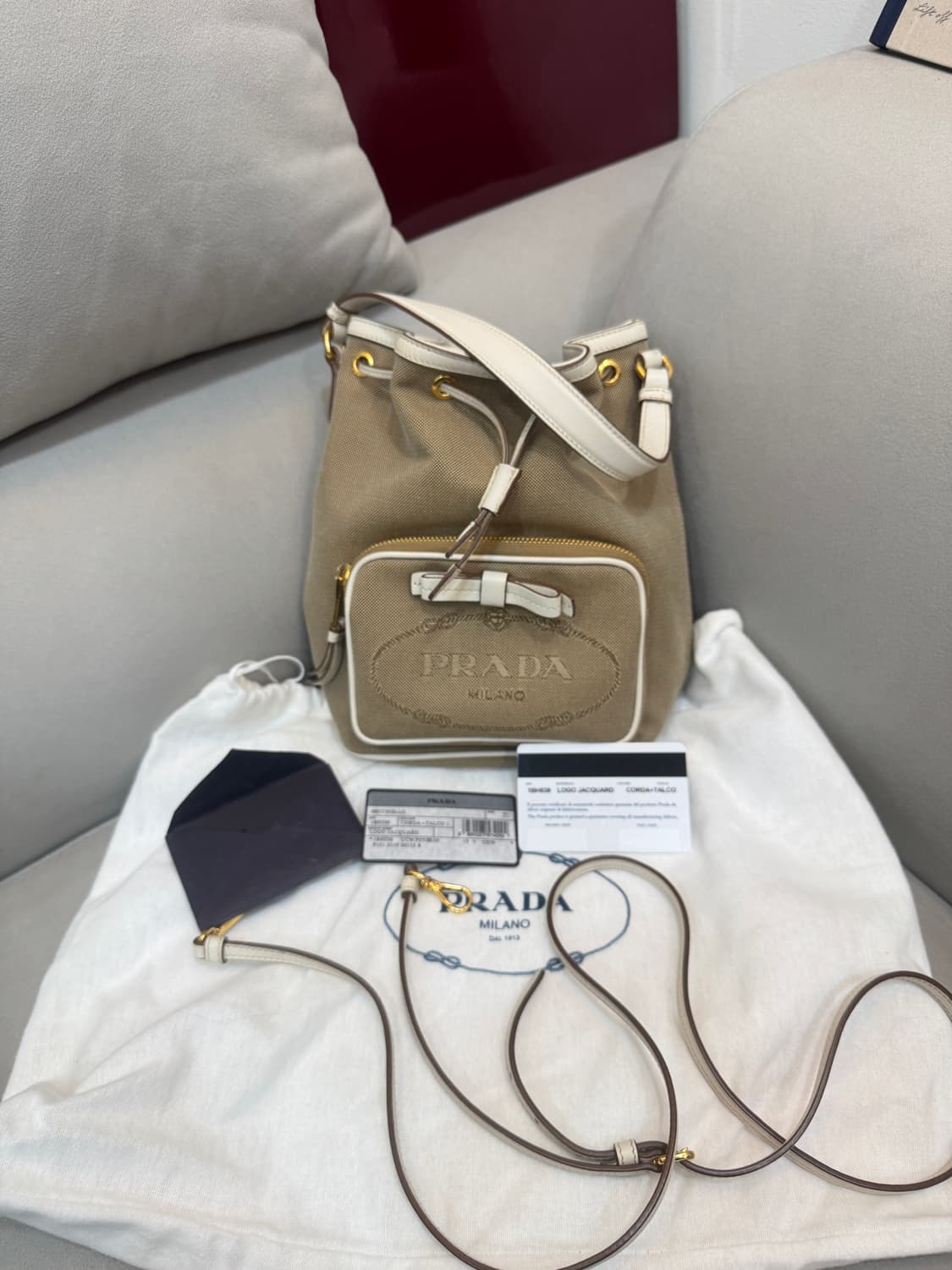 프라다 자카드 버킷백 상품이미지1