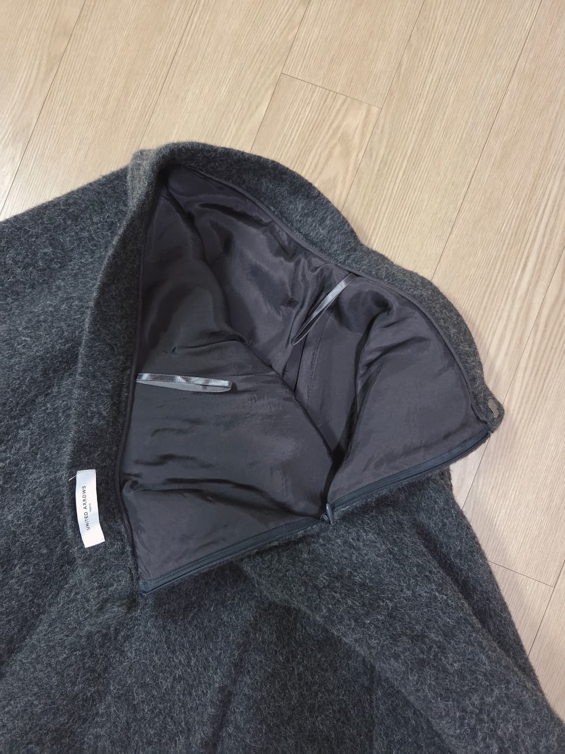 유나이티드 애로우즈 도쿄 차콜 그레이 스커트 상품이미지5