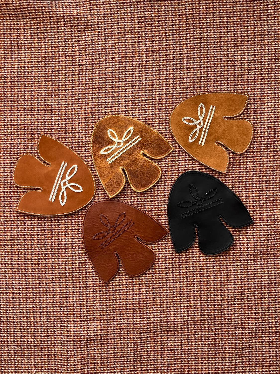 Hand-Embroidered Leather Cup Coaster  상품이미지7