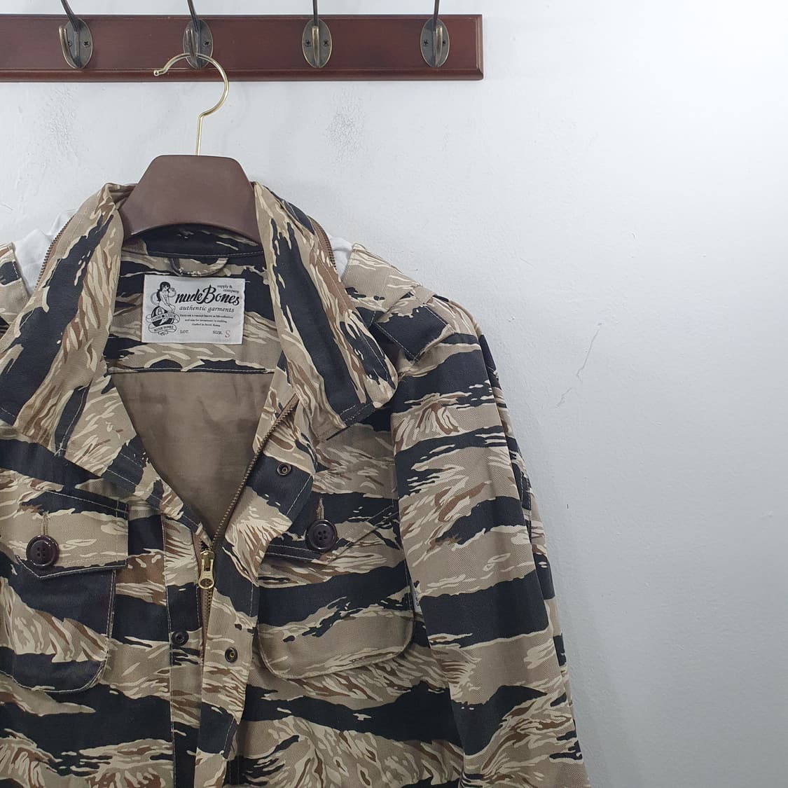 추S-M 누드본즈 남성 M65 골든 타이거 카모 자켓 상품이미지2