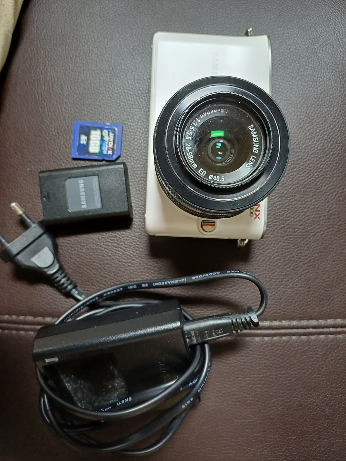삼성 NX100 디지털 카메라 화이트 작례있음 상품이미지1