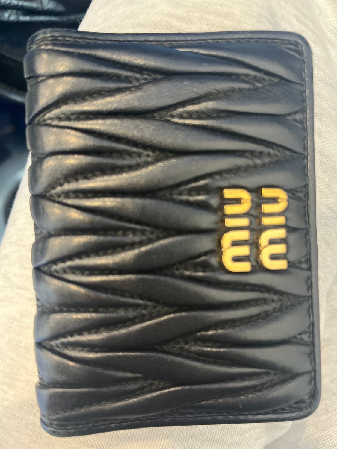 미우미우 반지갑 상품이미지1