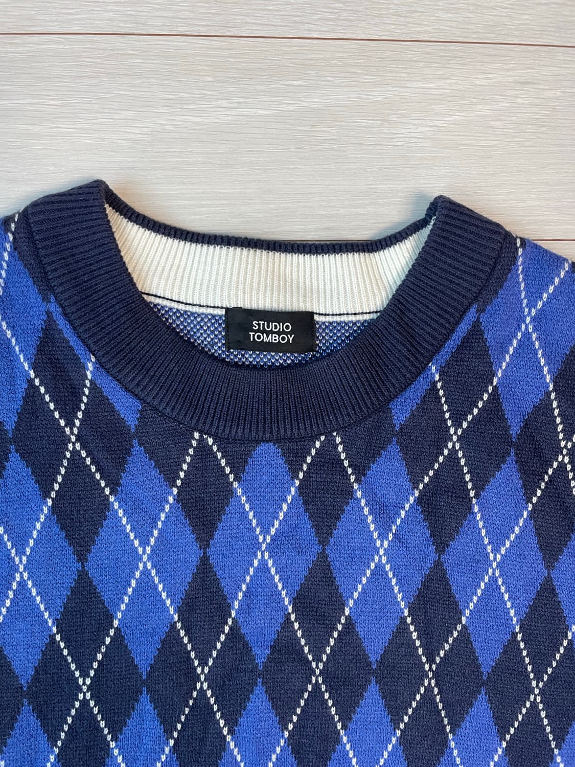 스튜디오 톰보이 아가일 니트 스웨터 블루 상품이미지5