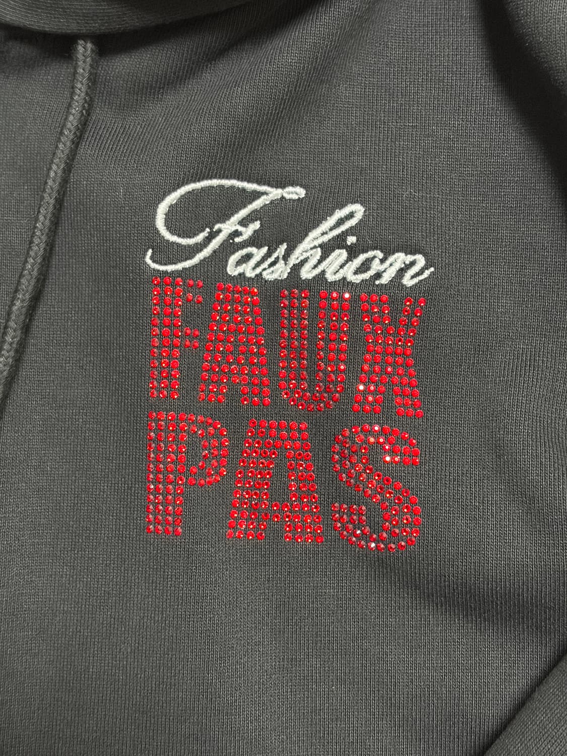 (유일매물) NAMILIA FAUX PAS 크롭 라인스톤 후드집업 상품이미지4