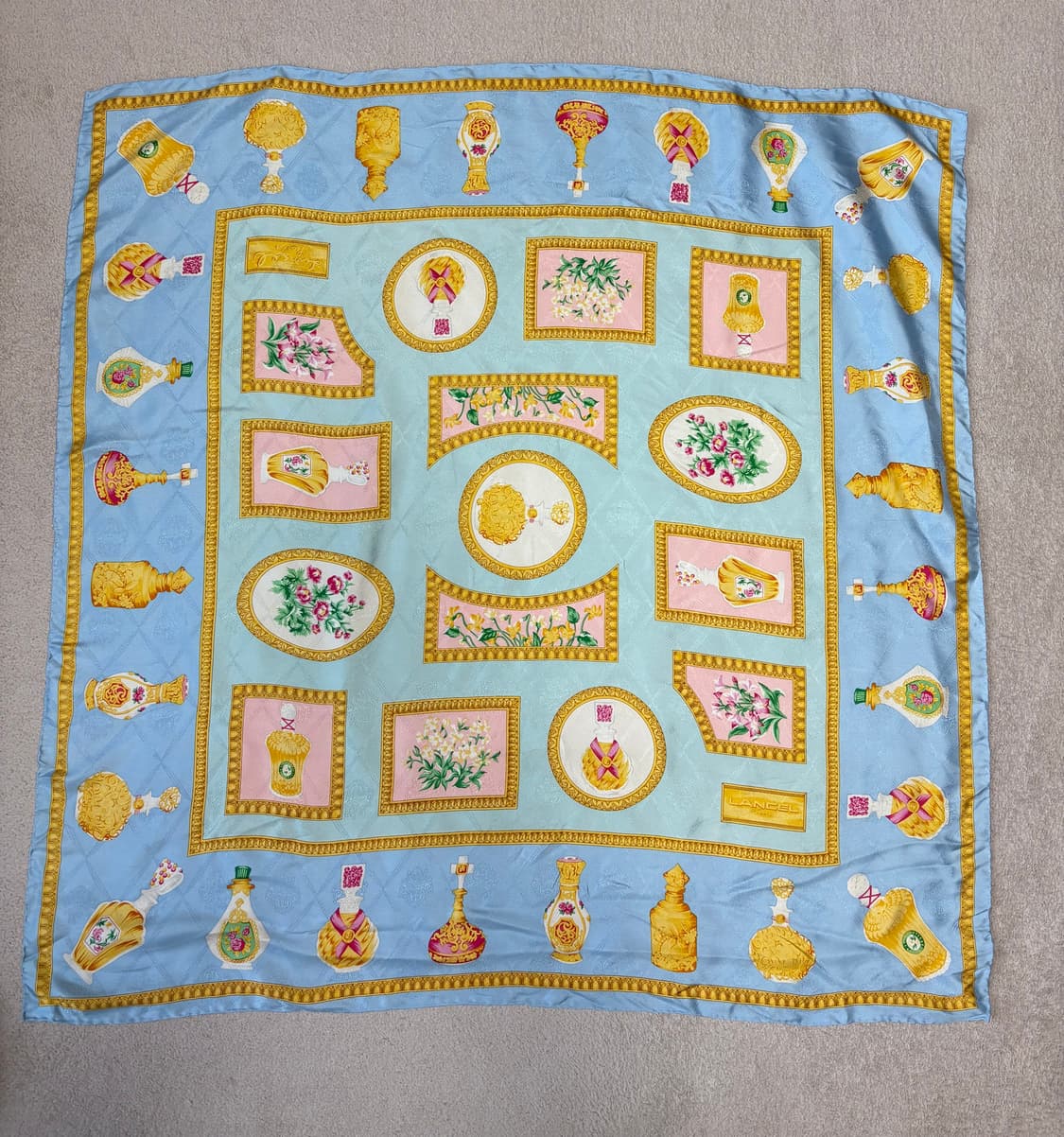 랑셀(Lancel) 향수병 일러스트 실크 스카프  상품이미지1