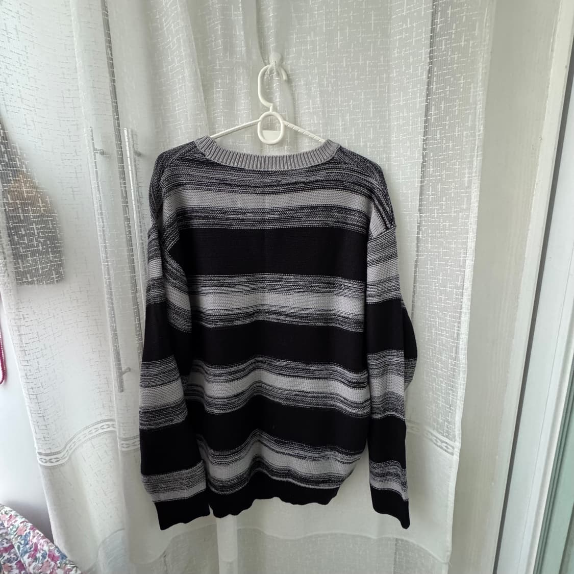 블랙 그레이 줄무늬 니트 예뻐요 상품이미지7