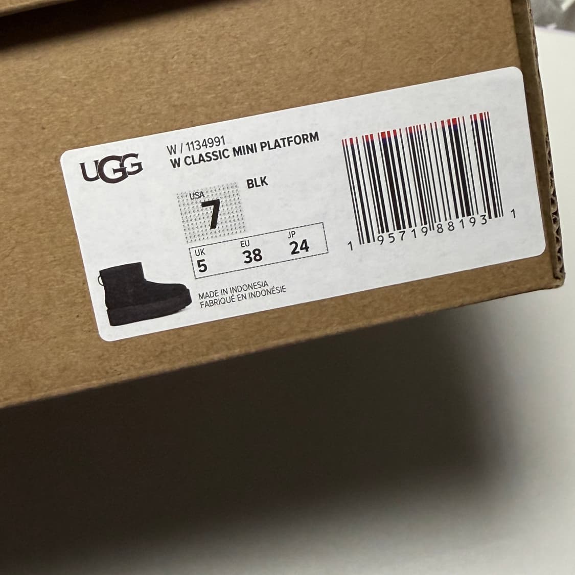 어그 240 스웨이드 미니 클래식 부츠 (클래식 미니 플랫폼) - 블랙 상품이미지8