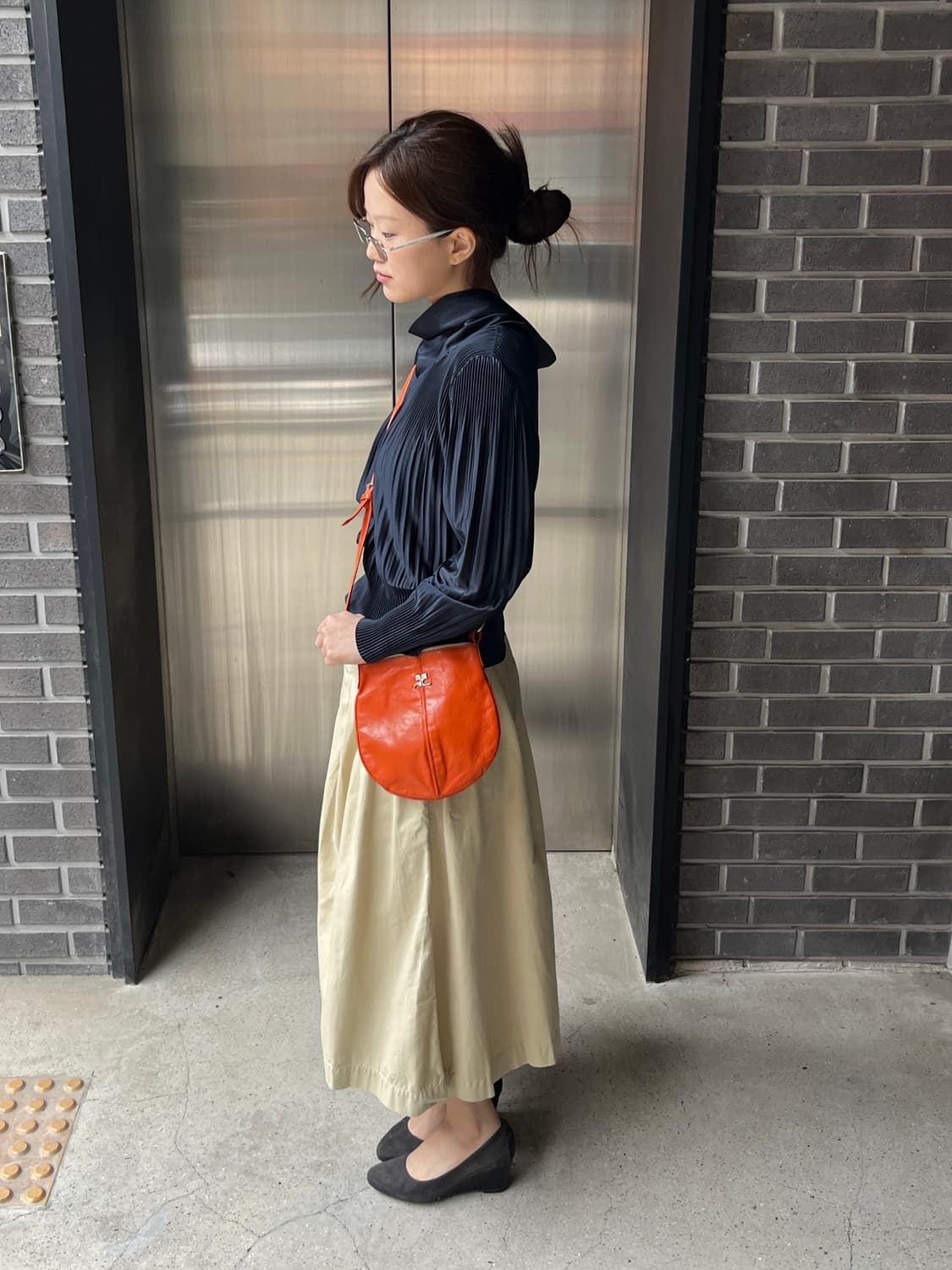 하이넥 플리츠 탑 네이비 상품이미지9