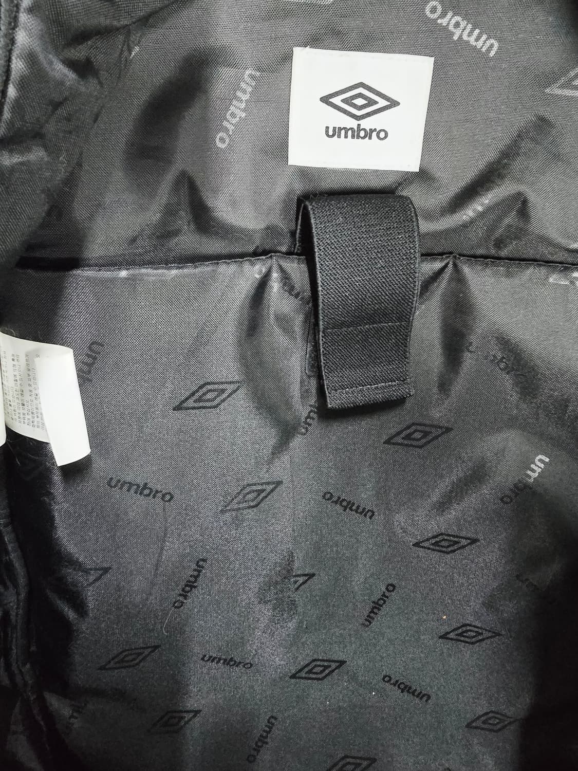 엄브로 검정색 백팩 가방 상품이미지9