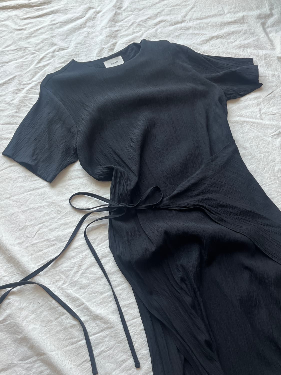 레이어드 플리츠 랩 원피스 상품이미지1