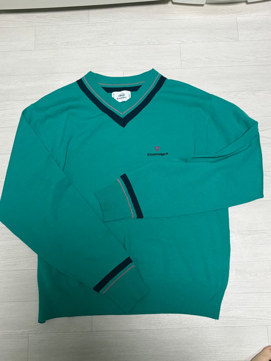 Mmlg 민트 브이넥 니트 상품이미지1