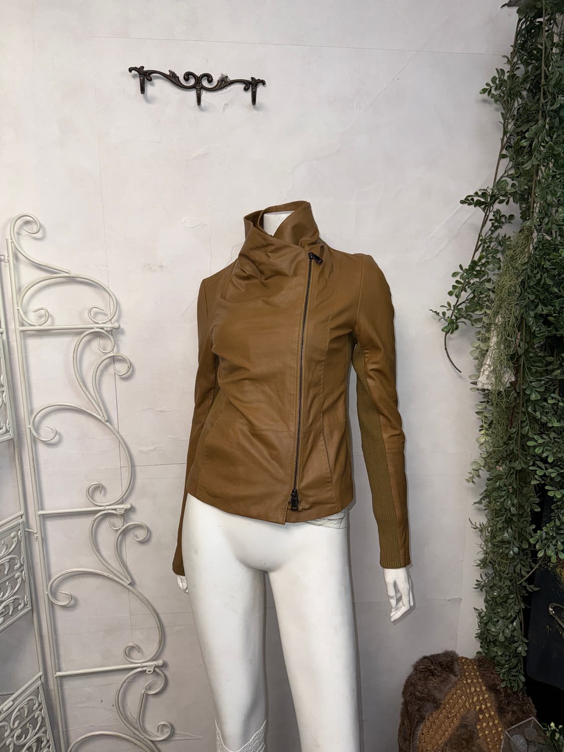 Mocha brown goat skin two way draped jk 상품이미지5