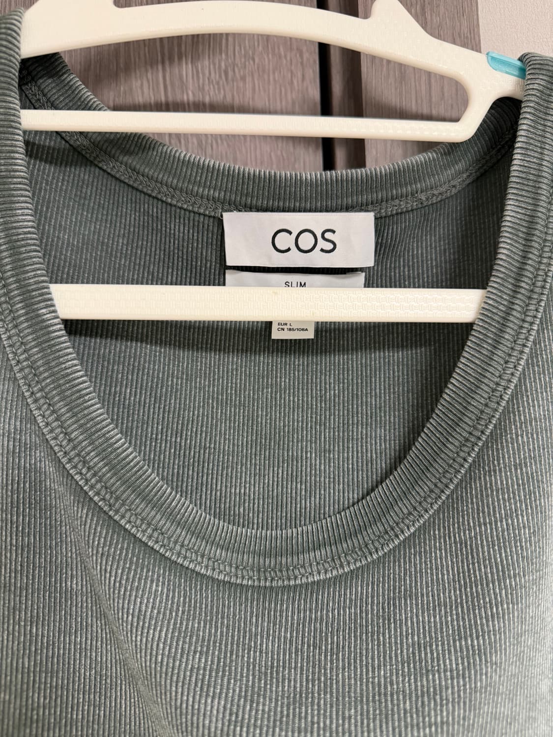 cos 슬리브리스 나시 L (100-105) 카키 상품이미지2