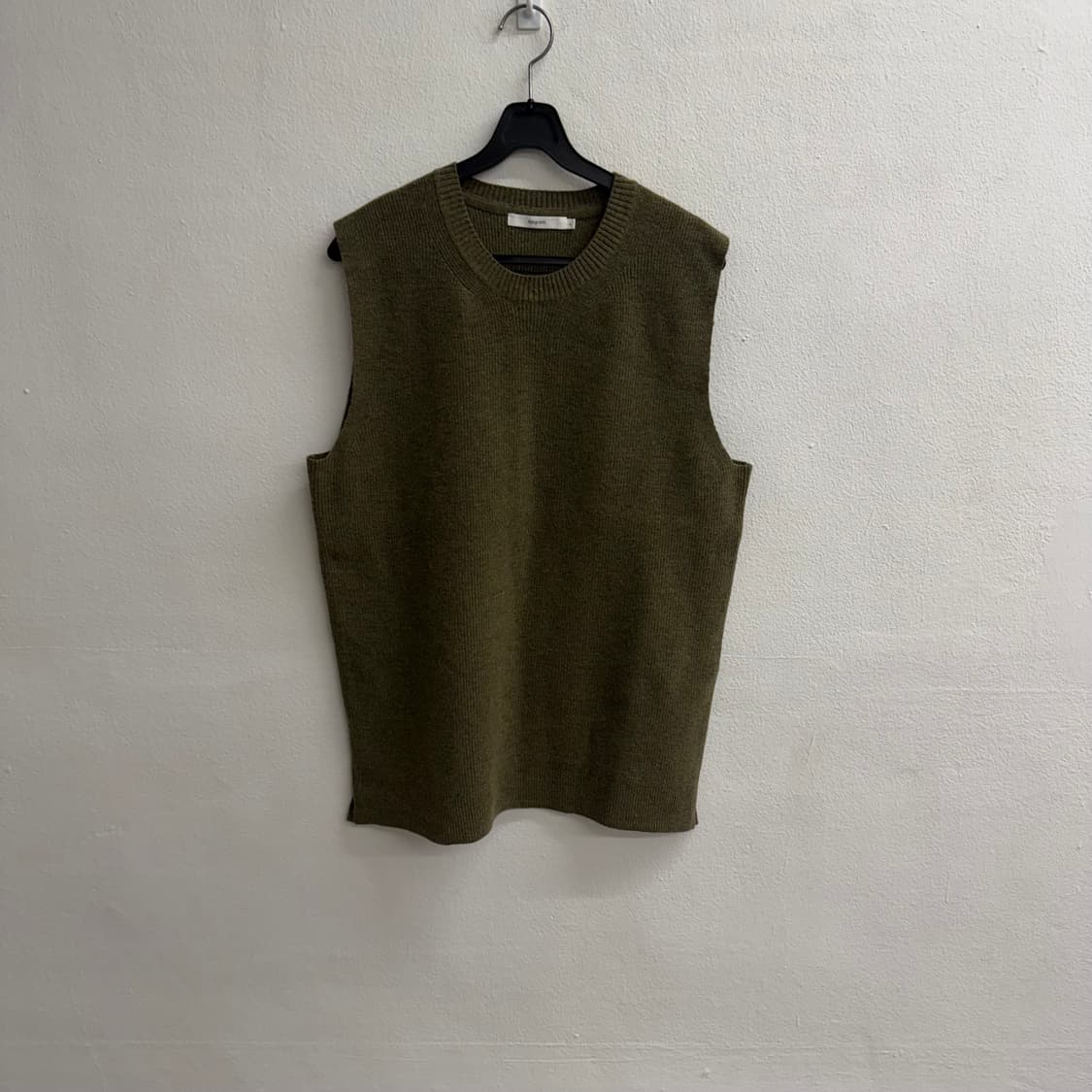 에피그램 니트 베스트 카키 L 상품이미지1