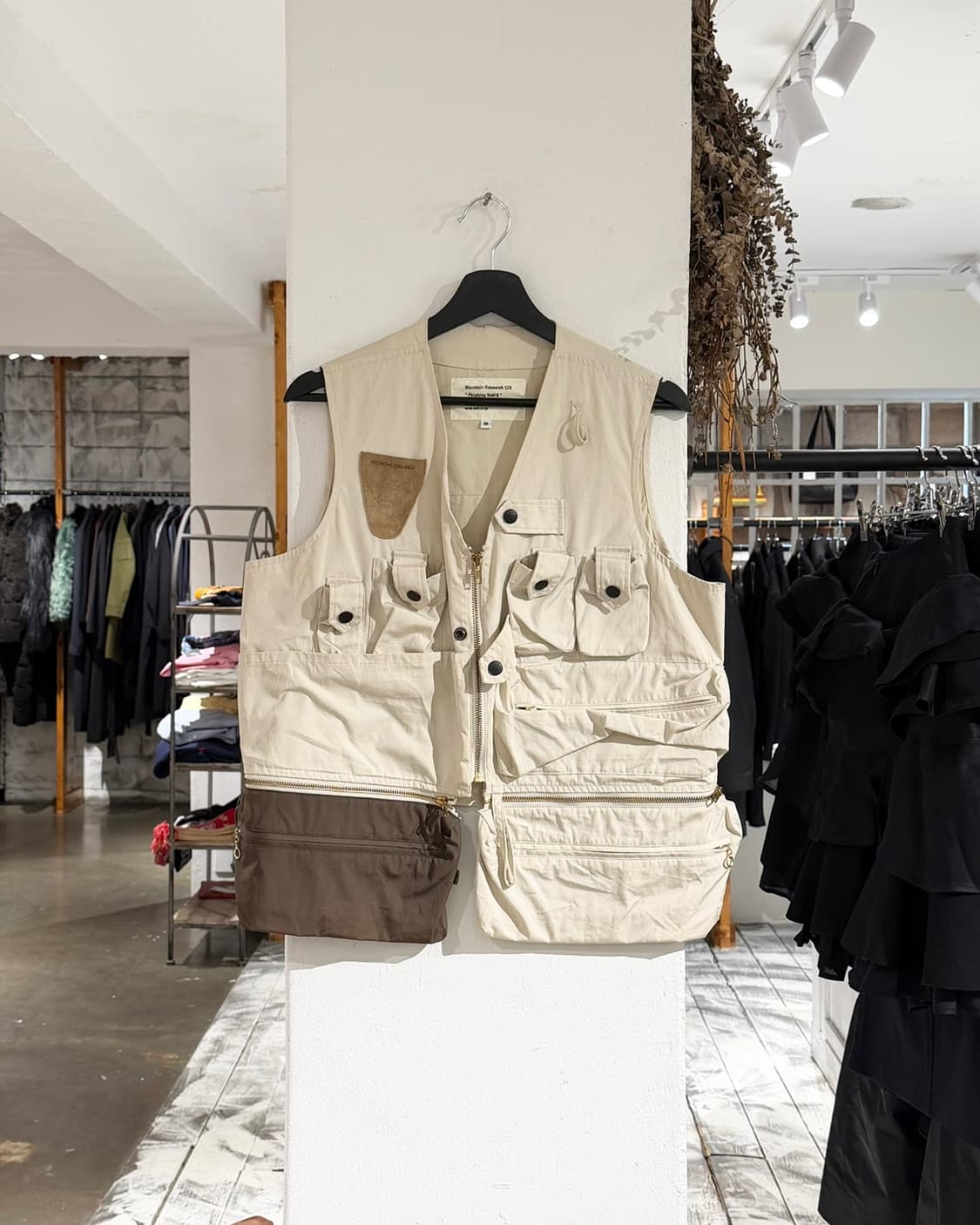 마운틴 리서치 라이트베이지 멀티포켓 피싱 베스트 상품이미지1